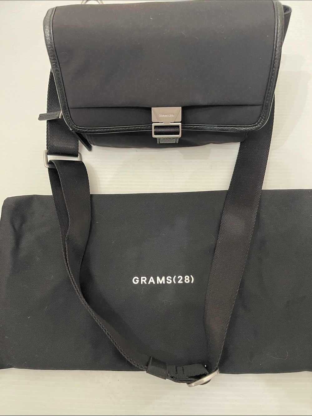 702 DAILY SLING FROM GRAMS28 BLACK NYLON CROSSBODY BAG WOMENS SIZE M